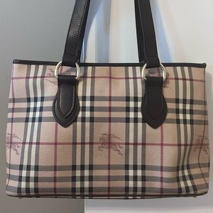 Burberry purse and wallet set
